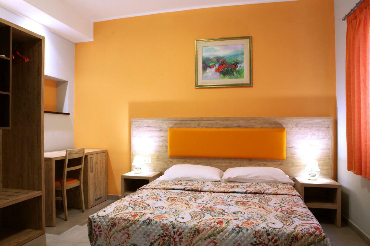 La Casa Di Nonno Giulio Bed & Breakfast Porto SantʼElpidio Dış mekan fotoğraf